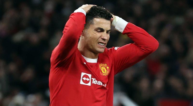 Manchester United ile Cristiano Ronaldo'nun yolları, 37 yaşındaki golcü oyuncunun, İngiliz televizyon kanalı TalkTV'de yayınlanan 'Piers Morgan Sansürsüz' programındaki ses getiren röportajından bir hafta sonra ayrıldı.